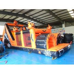 Carrera De Obstaculos De Halloween En El Patio Trasero Carrera De Obstaculos De Halloween En El Patio Trasero